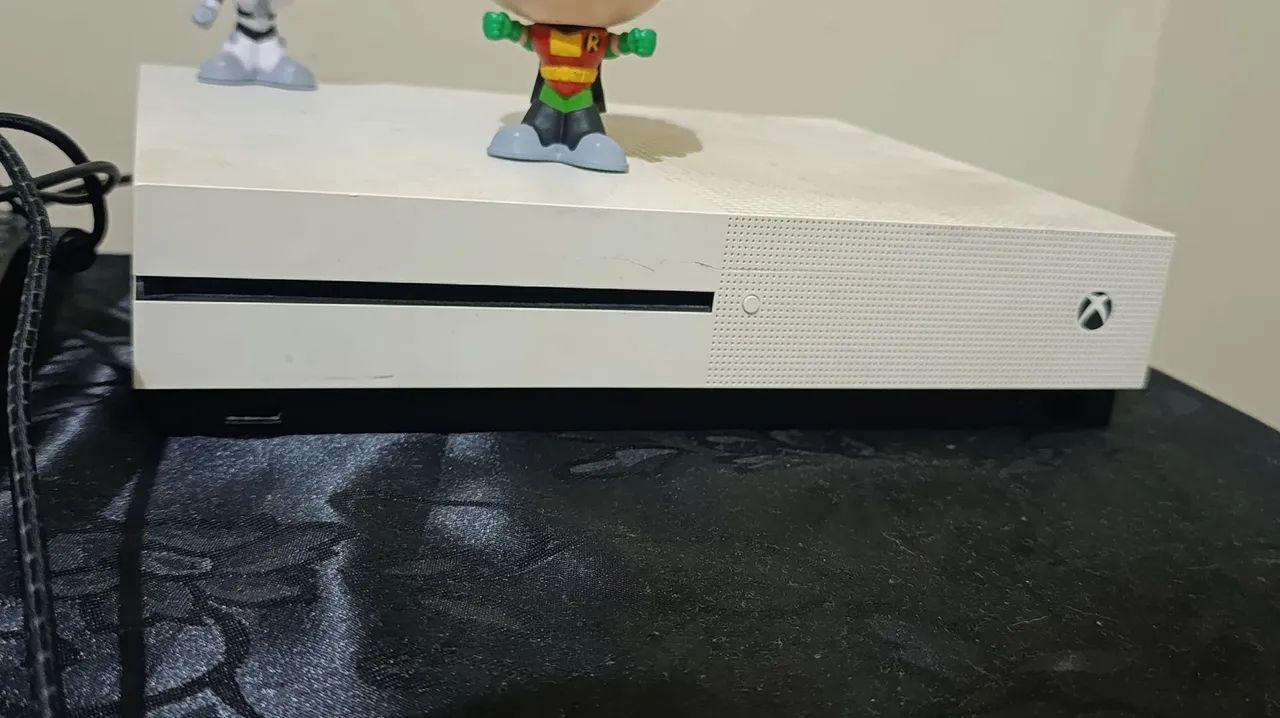 Xbox One S + 17 Jogos e 2 controles (Leia Descrição) - Foto 2