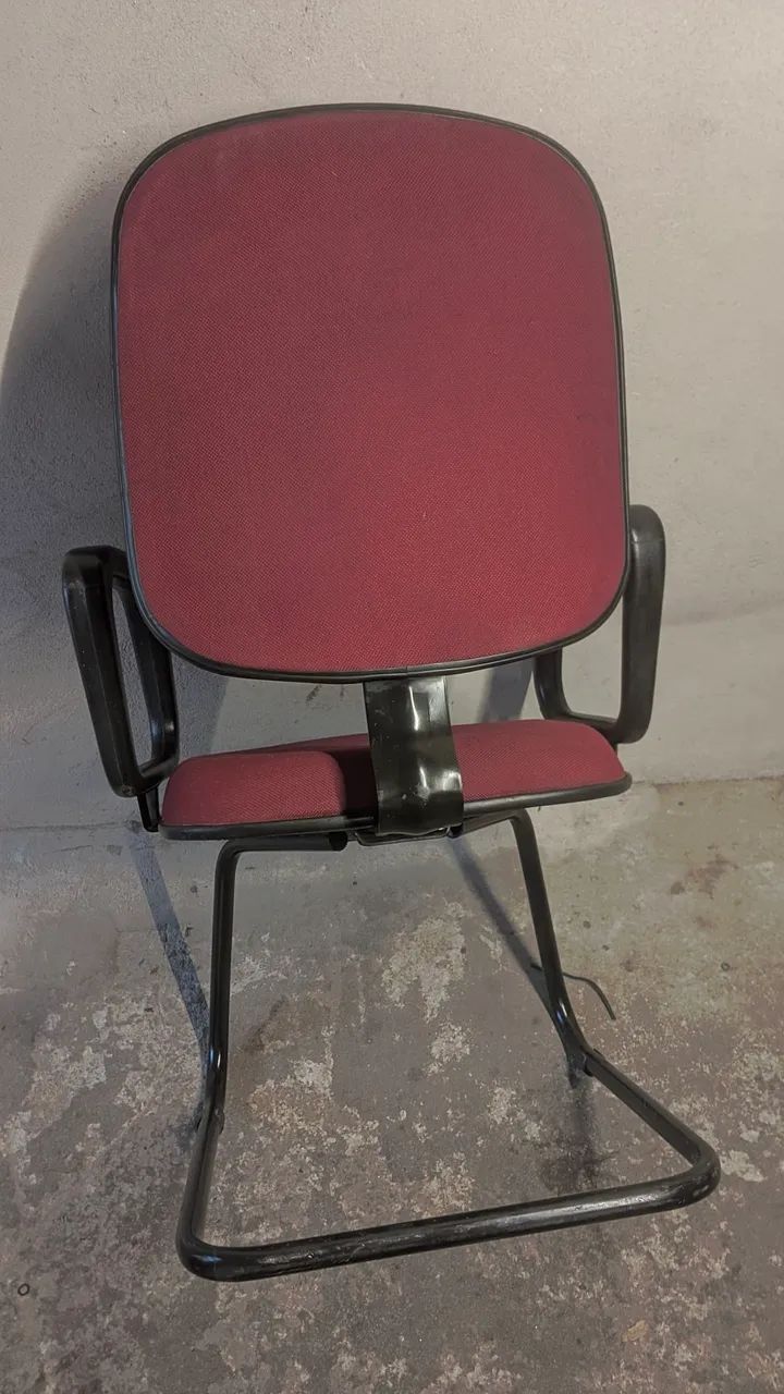 Cadeira de Escritório Fixa (Tecido Vinho com Braços - Foto 2