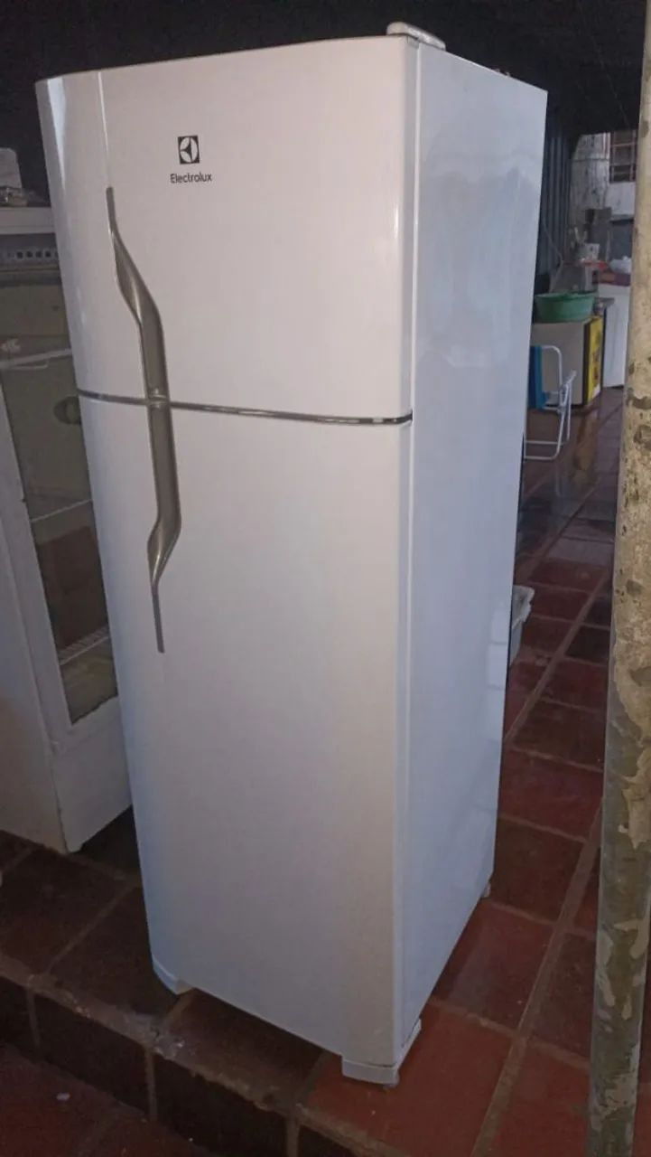 Geladeira Electrolux 260