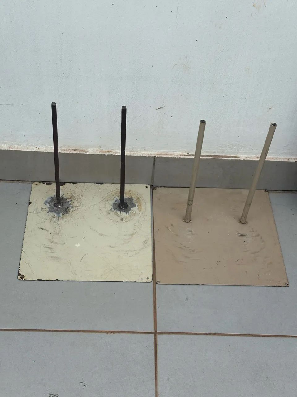 Vendo duas bases para manequim por 65.00