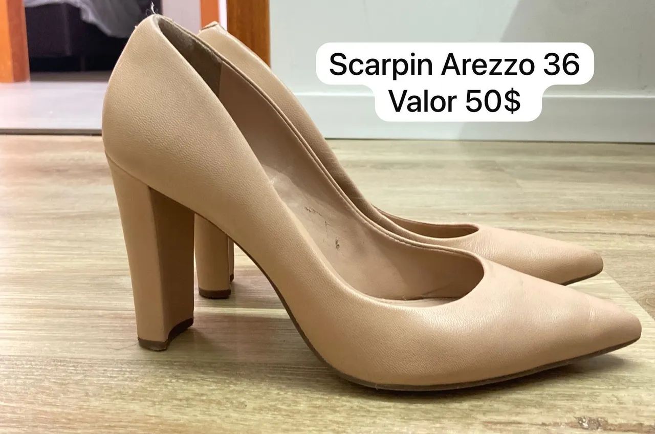 Vendo sandália e tênis e bota. 