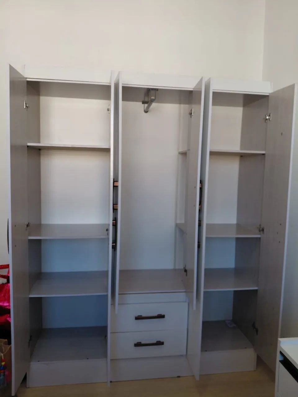 Guarda roupa de Solteiro