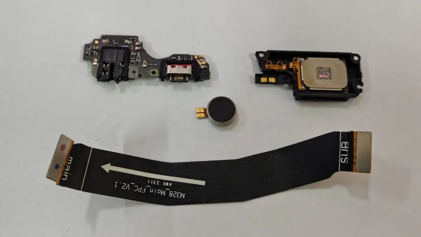 Conector de carga mais outros itens moto G32 