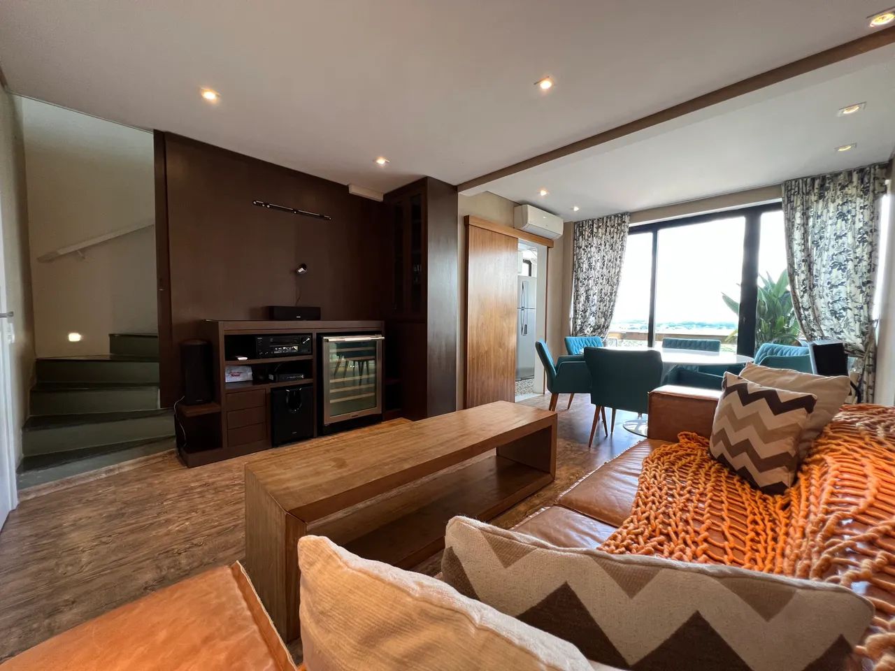ALUGA-SE LOFT DUPLEX EM PINHEIROS - COM SERVIÇO DE ARRUMAÇÃO TIPO FLATALUGA-SE LOFT DUPLEX