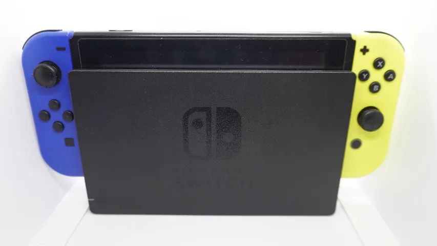 Nintendo Switch + 4 Joy Cons + Maleta Original - Consoles de Vídeo