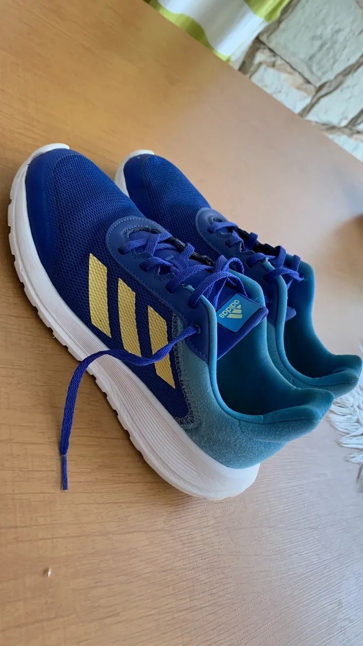 TÊNIS ADIDAS 36 MAS CALÇA 37 - Foto 4