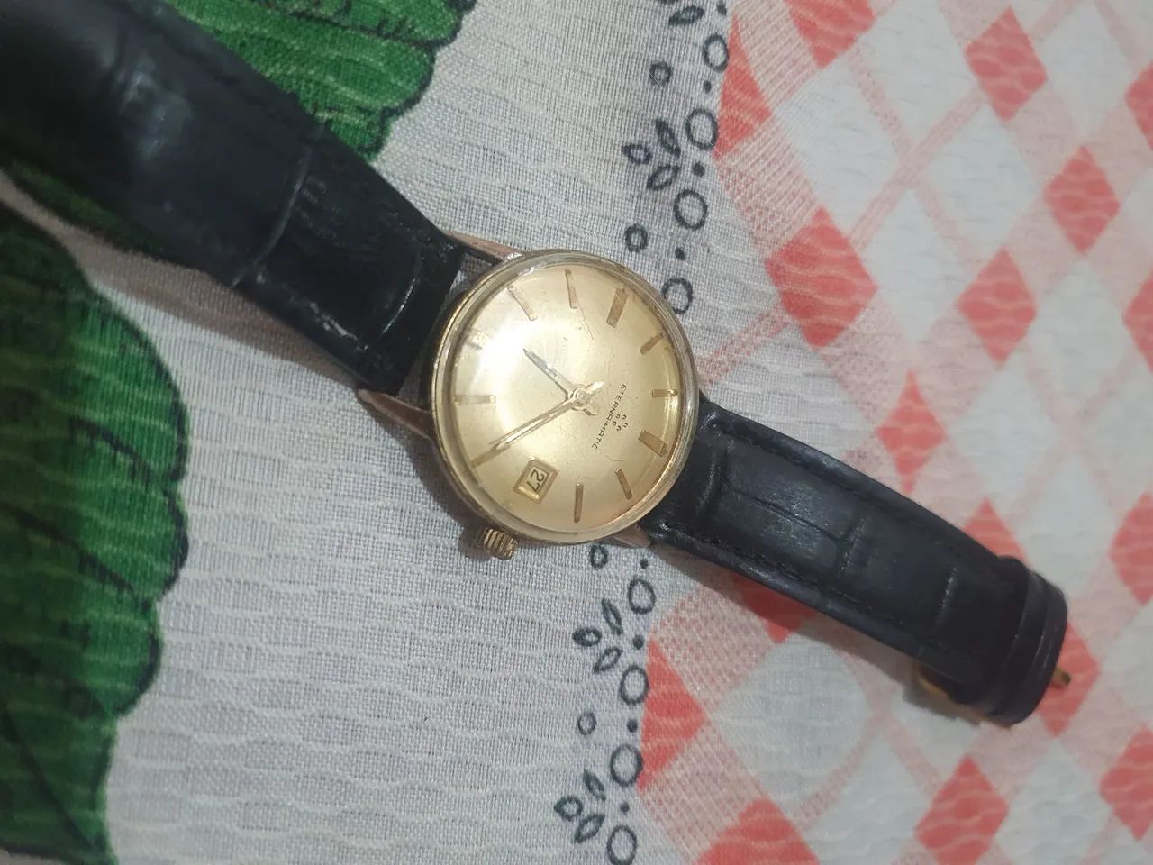 Eterna matic  funcionando  com mostrador que é  difícil  encontrar  essa  cor