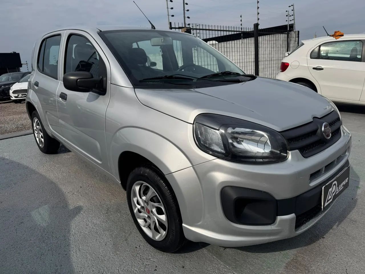 Fiat Uno Attractive 1.0 EVO Fire Flex 8V 5P 2021 - Foto 4