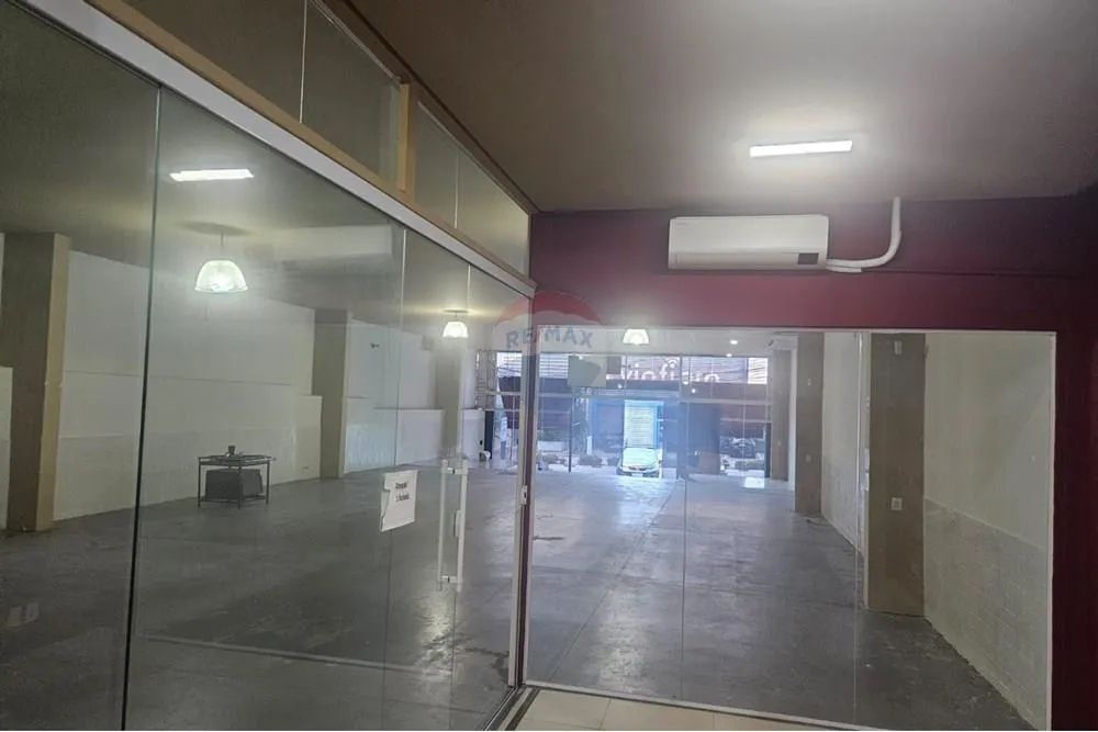 RE/MAX ALUGA Galpão Comercial com fácil acesso e inúmeras possibilidades em Vinhedo, SP po - Foto 12