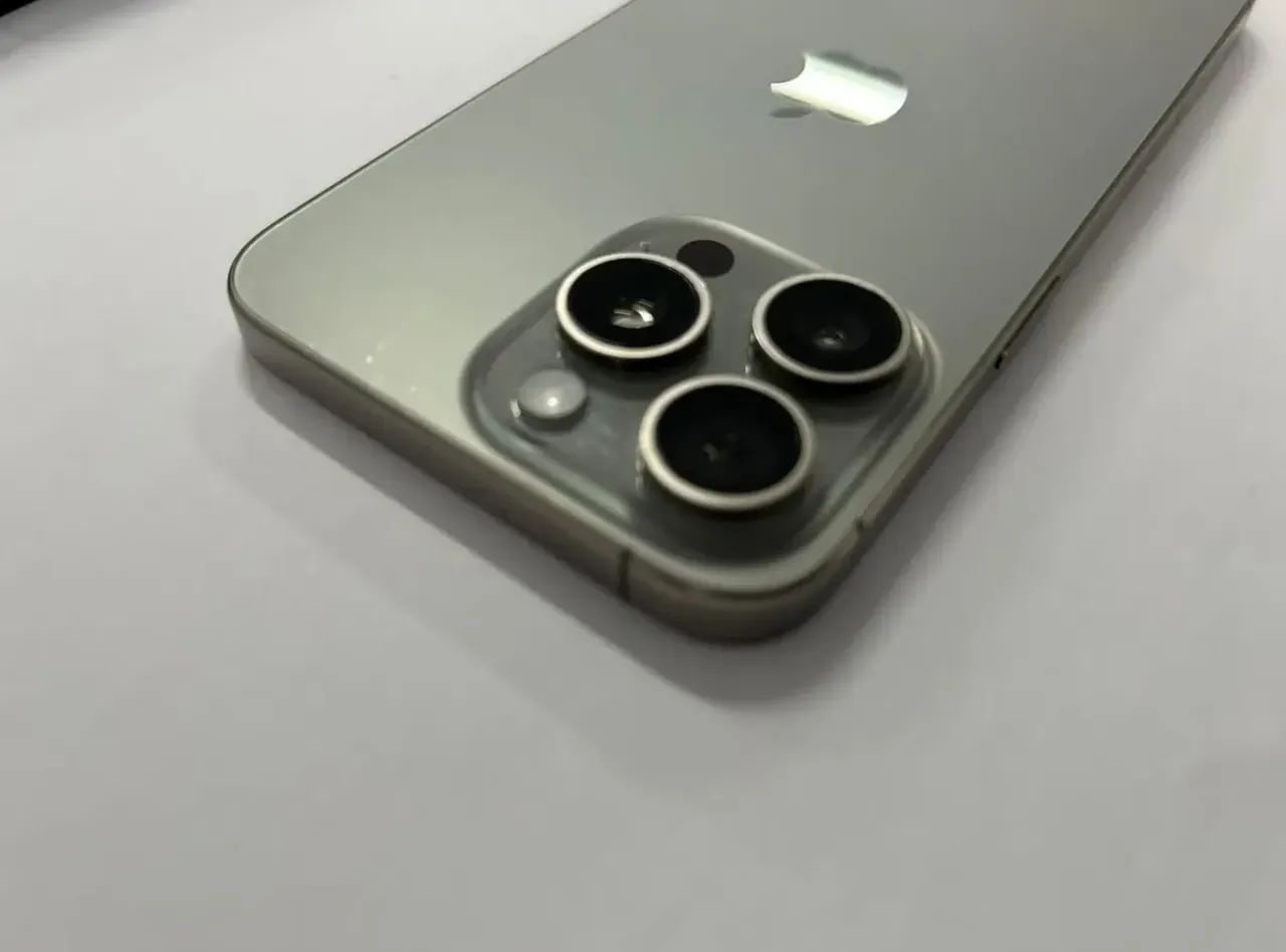 iPhone 15 pro max  - Foto 2