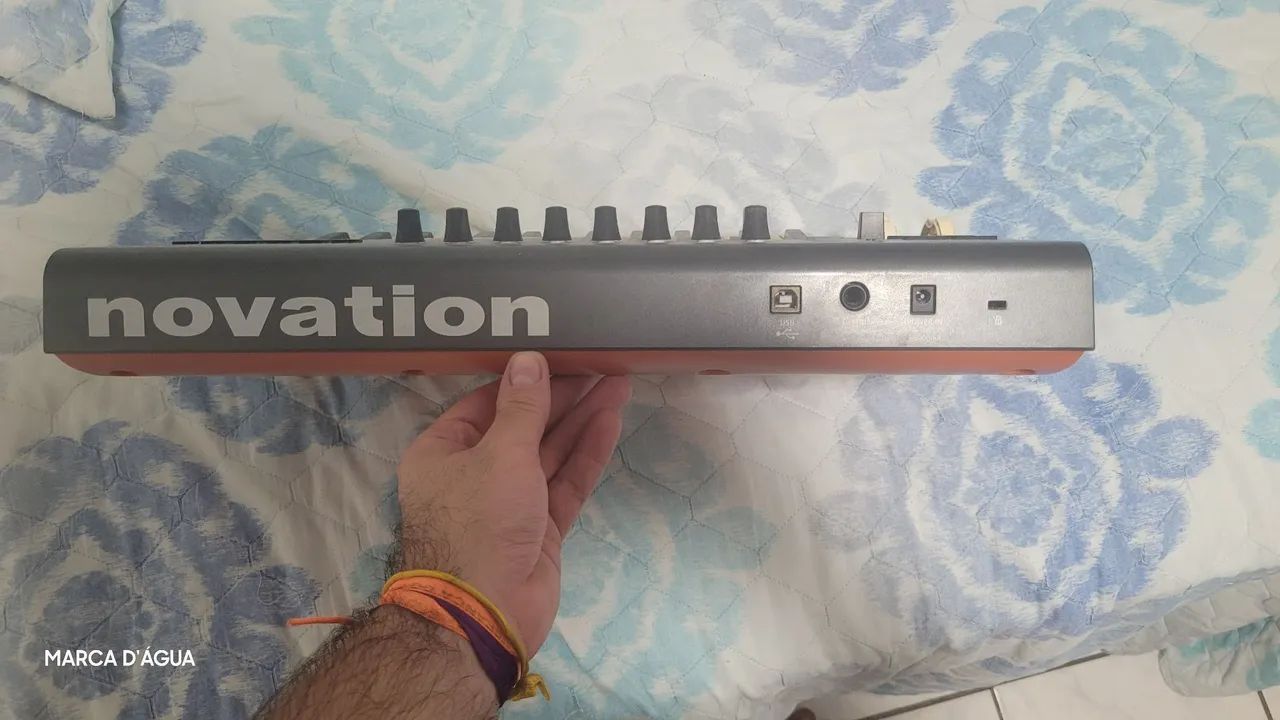 Teclado Midi Novation LaunchKey25 mk2  - Foto 2