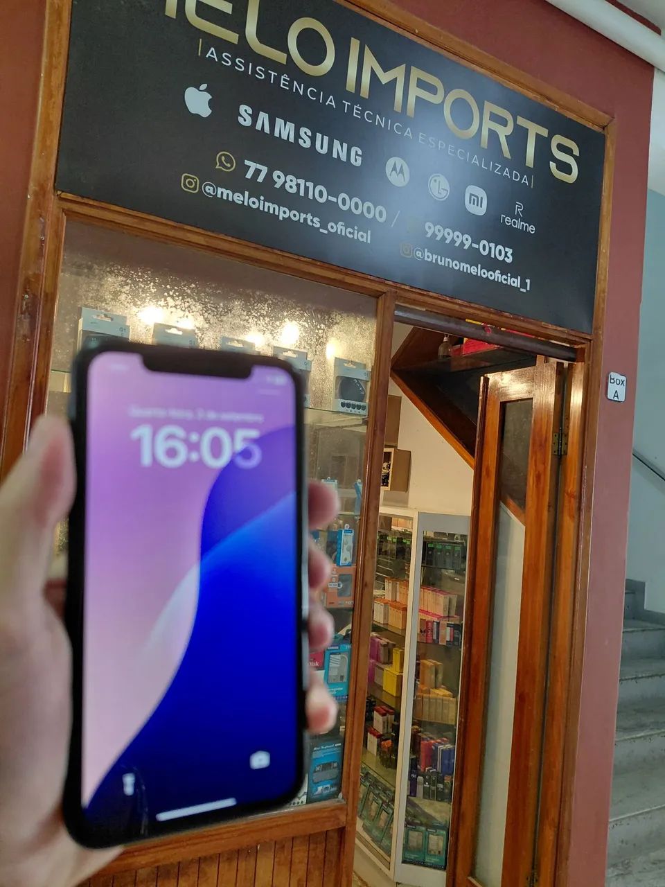 IPHONE XR PREMIUM  - Foto 3