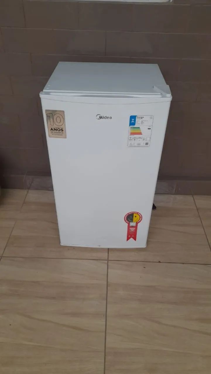 Geladeira Compacta Branca - Ótimo Estado e Funcionando Perfeitamente - Foto 3
