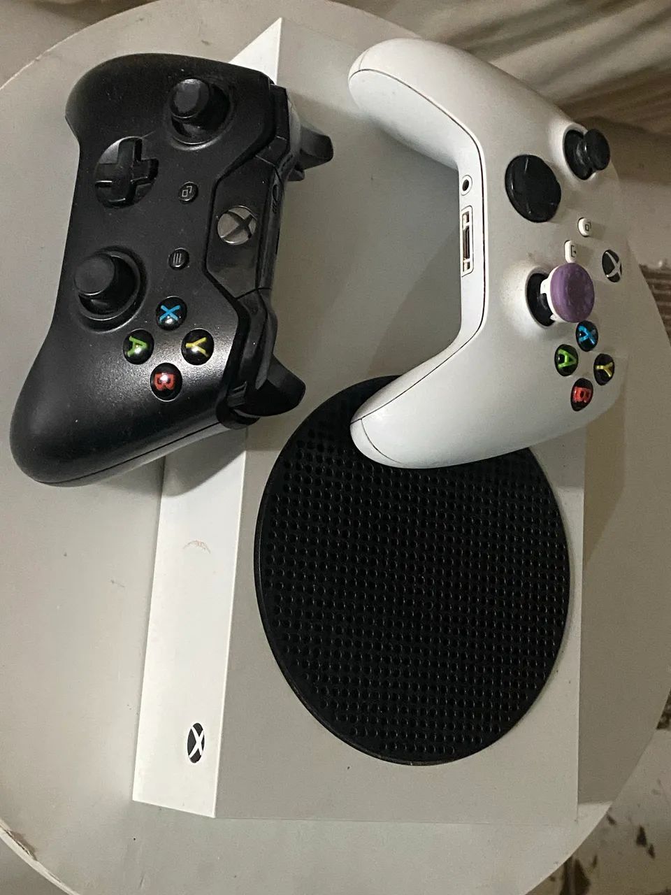 Xbox Series S + 2 controles - Foto 2