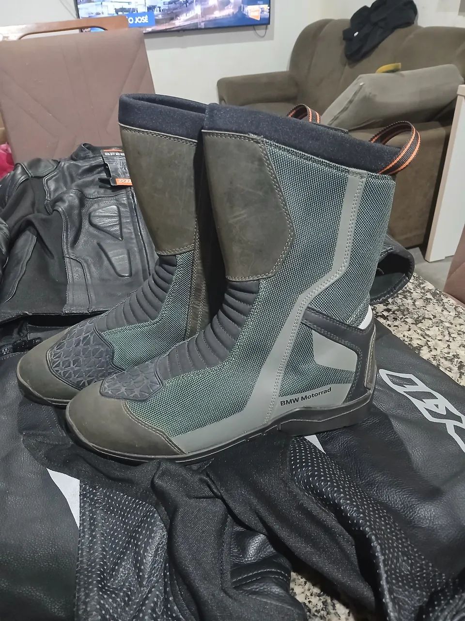 Roupa de couro de motociclista - Foto 2