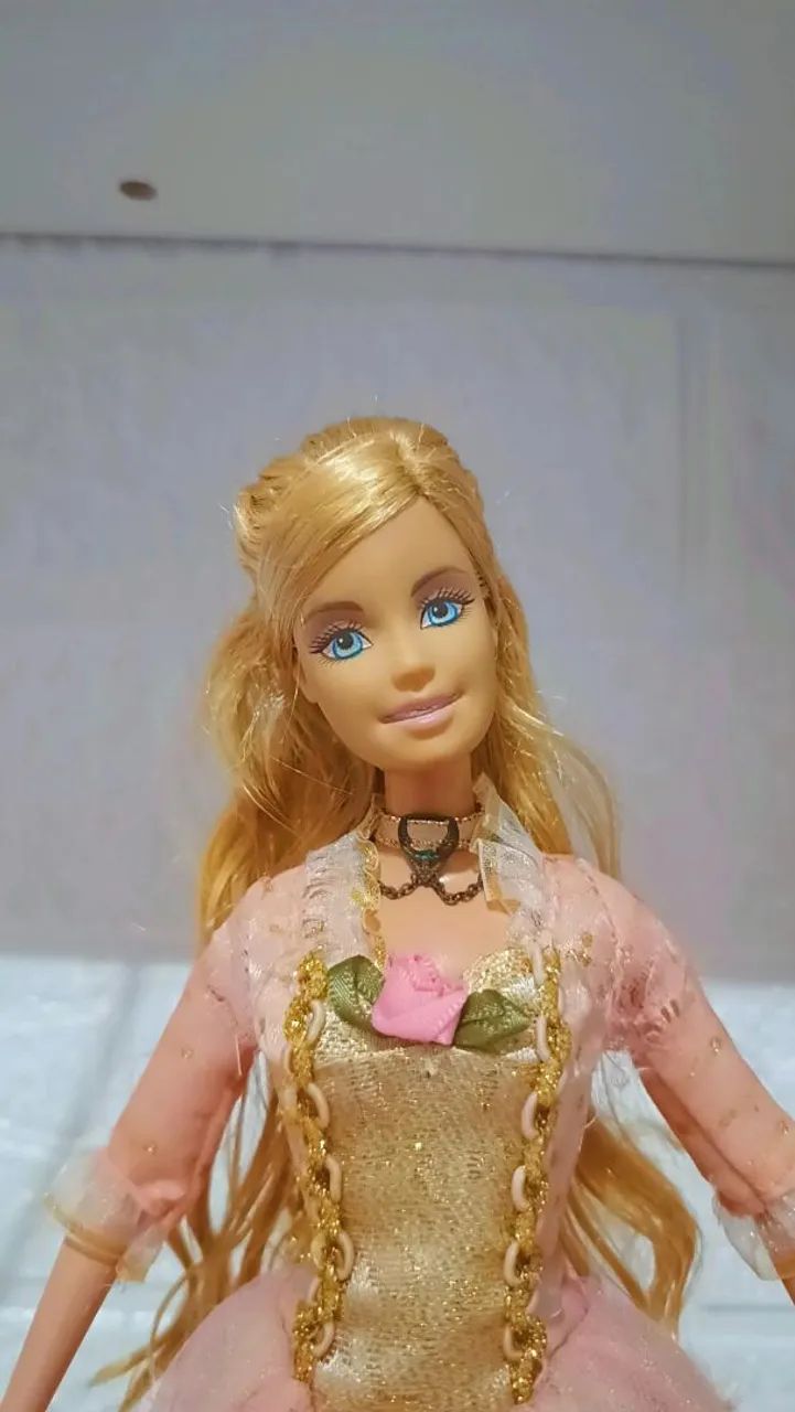 Barbie Anneliese Princesa e plebéia cantando PT - Foto 2