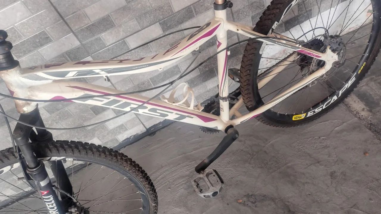 Bicicleta first feminina - aro 26  - Foto 3