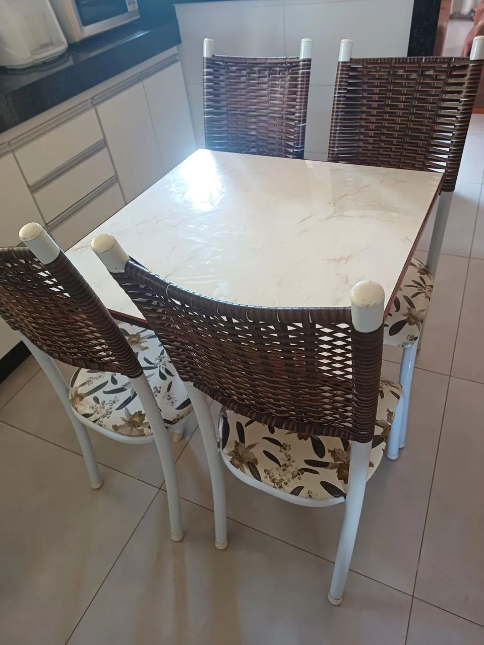 Mesa com cadeiras