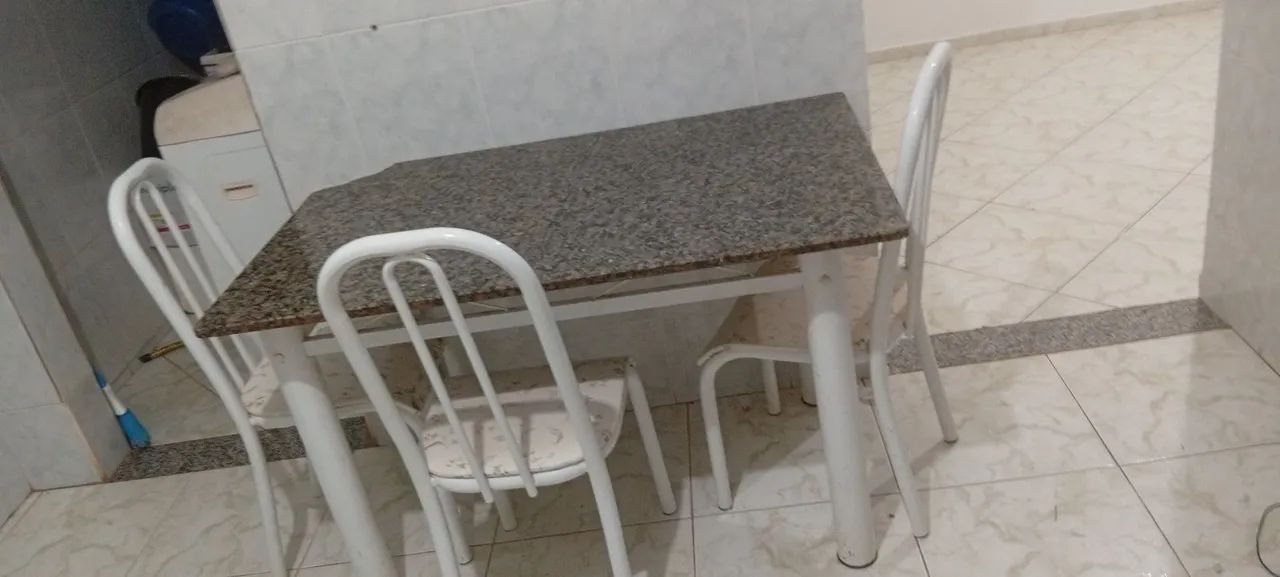 Vendo mesa de mármore