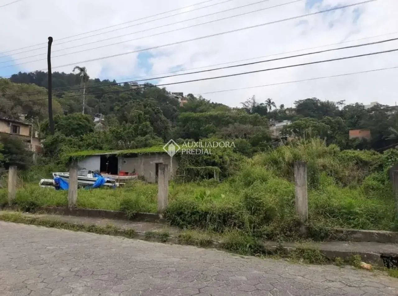 Terreno à venda próximo à Praia do Sambaqui com 961m² - Florianópolis/SC - Foto 4