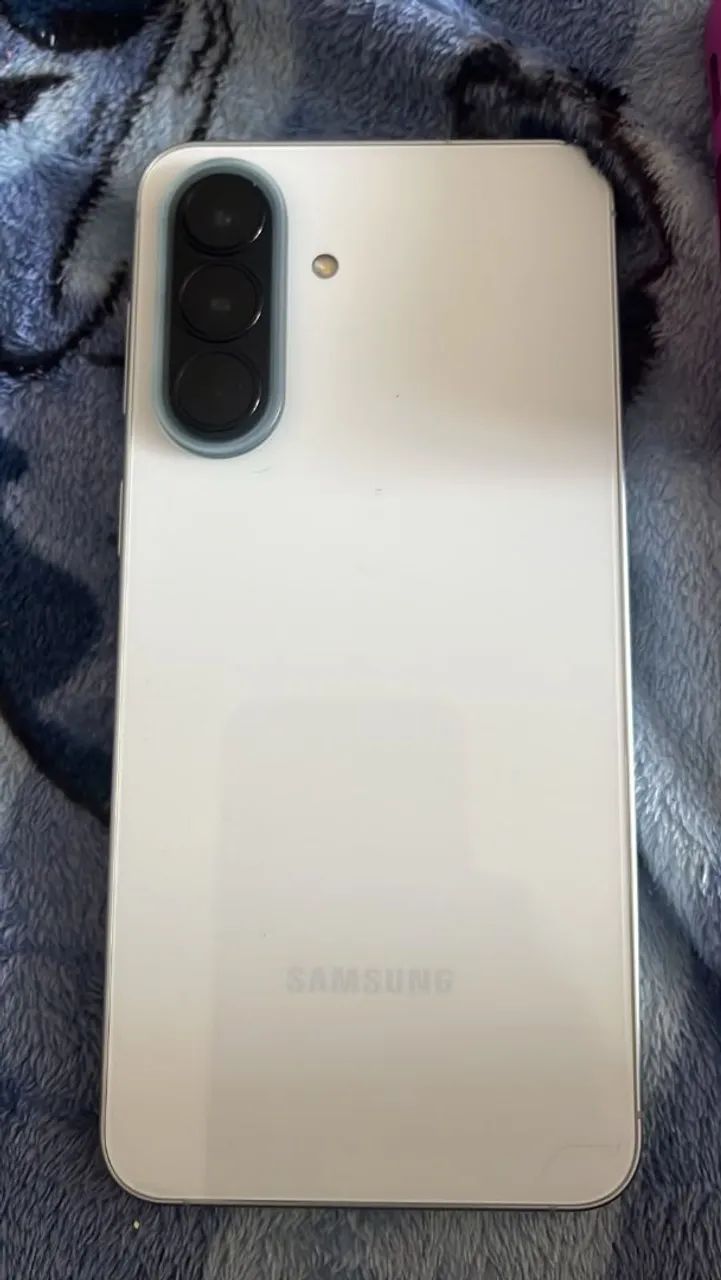 Samsung Galaxy A57  - Foto 2