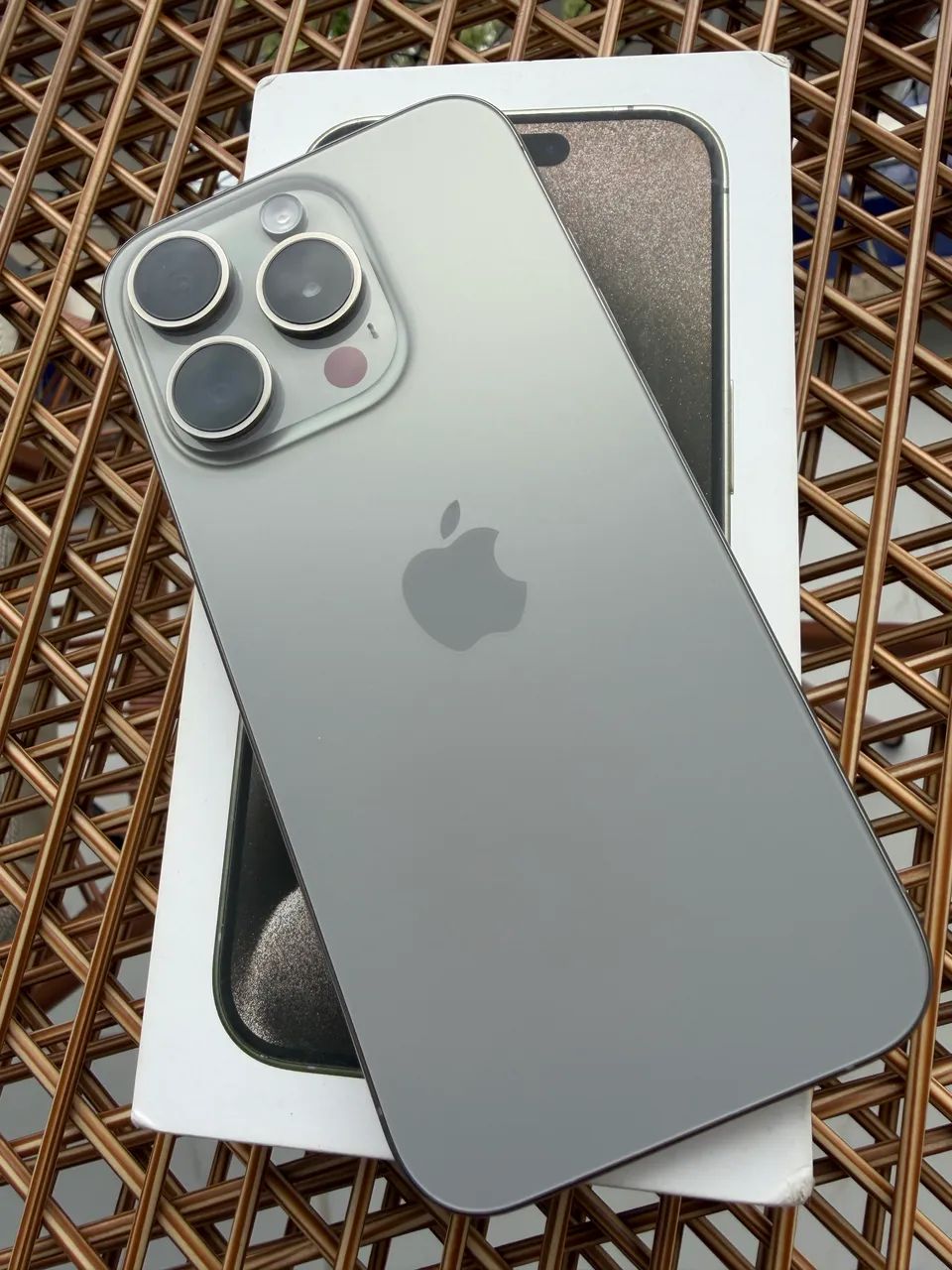 Iphone 15 Pro Max  - Foto 3