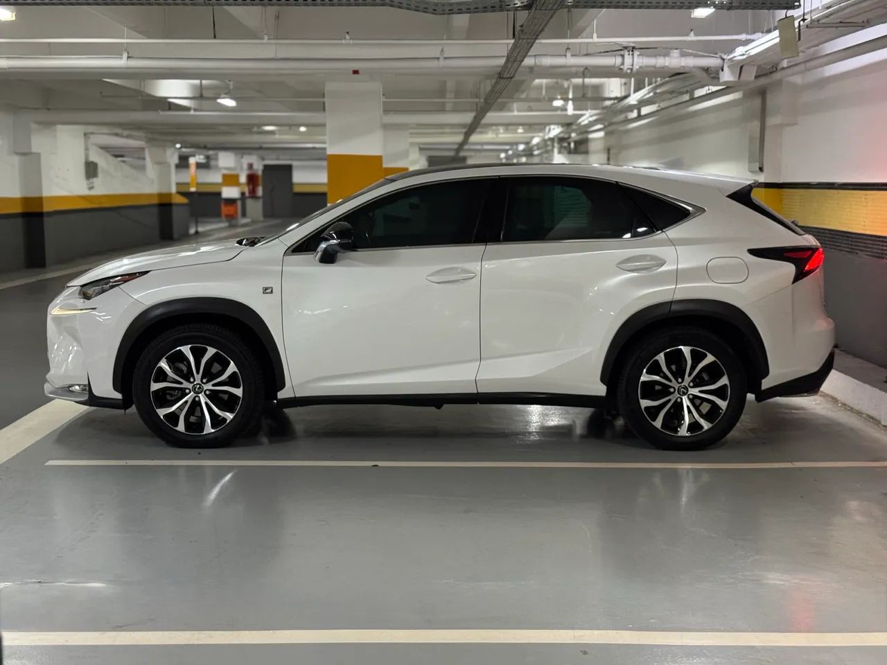 Lexus NX-200t F-sport 2.0 16V 238cv Aut., foto 4 de 19
