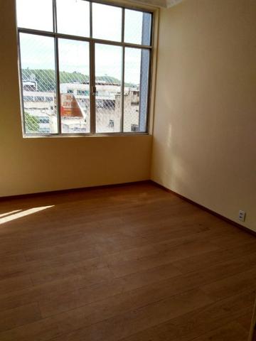 Amplo apartamento no Edifício Vale do Paraíba - Três Rios - RJ - Foto 5