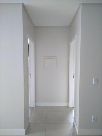 Apartamento 2 Suítes 97 M².Sacada com Churrasqueira, Lavabo, 1 Vaga no Centro - Foto 10