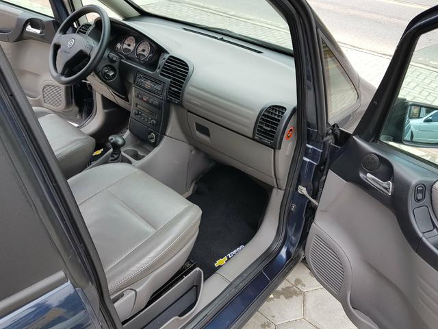 GM Zafira Elite 2005 Automática 2.0 8v Couro Airbag ABS Piloto Automático - Foto 11