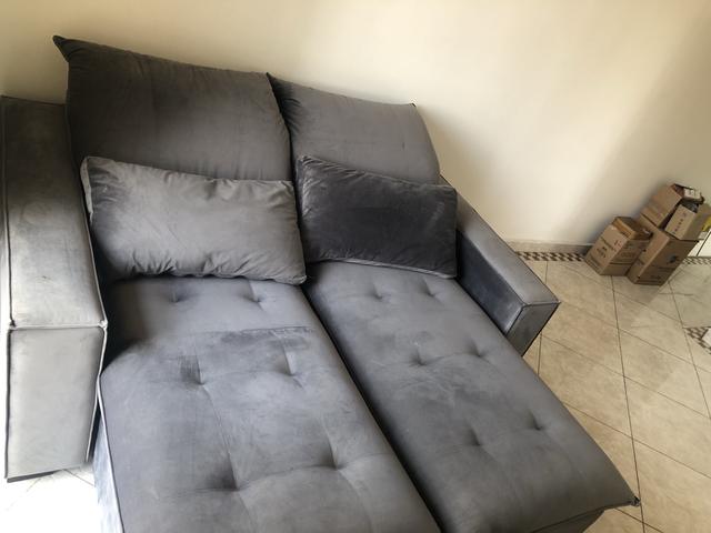 Sofa retrátil e reclinável em suede cinza - Foto 6