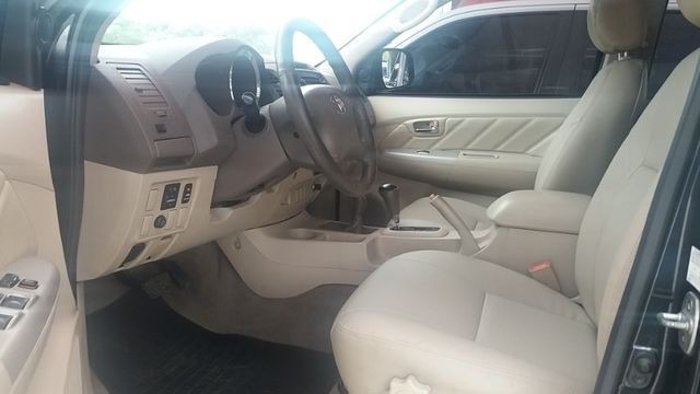 Toyota hiluzz sw4 srv 3.0 diesel 4*4 unico dono - Foto 6