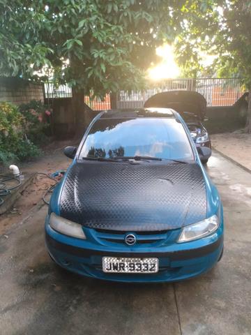 Vendo celta 2002 em dias no meu nome basico 2 portas