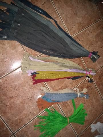 Vendo zíper para confecções.