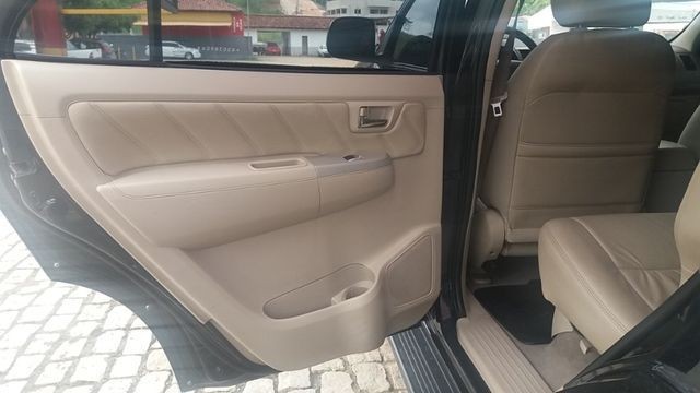 Toyota hiluzz sw4 srv 3.0 diesel 4*4 unico dono - Foto 12