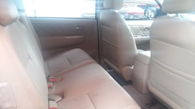 Toyota hiluzz sw4 srv 3.0 diesel 4*4 unico dono - Foto 3