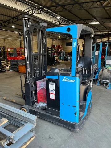 Empilhadeira Retrátil Elétrica 