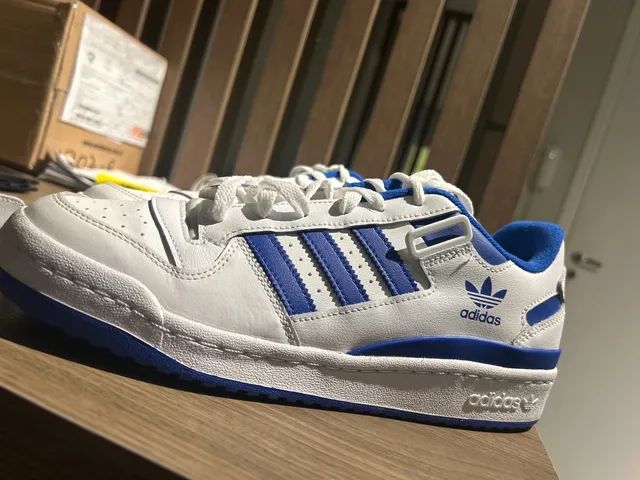 Tênis Adidas