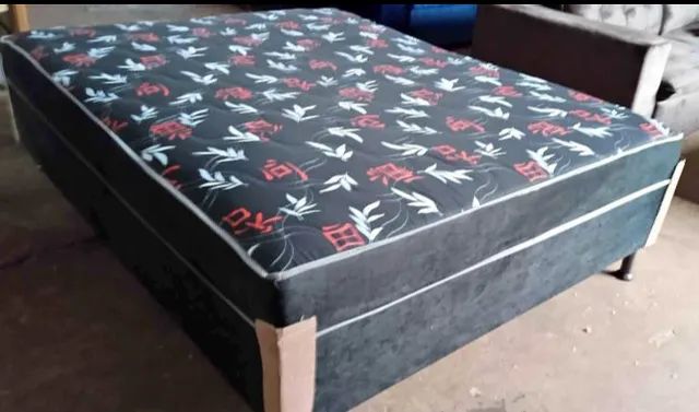 Cama casal em espuma conjugada nova.