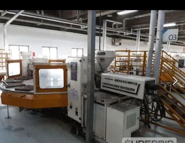 Maquina Injetora Rotativa Himaco para PVC expandido *faltando peças*