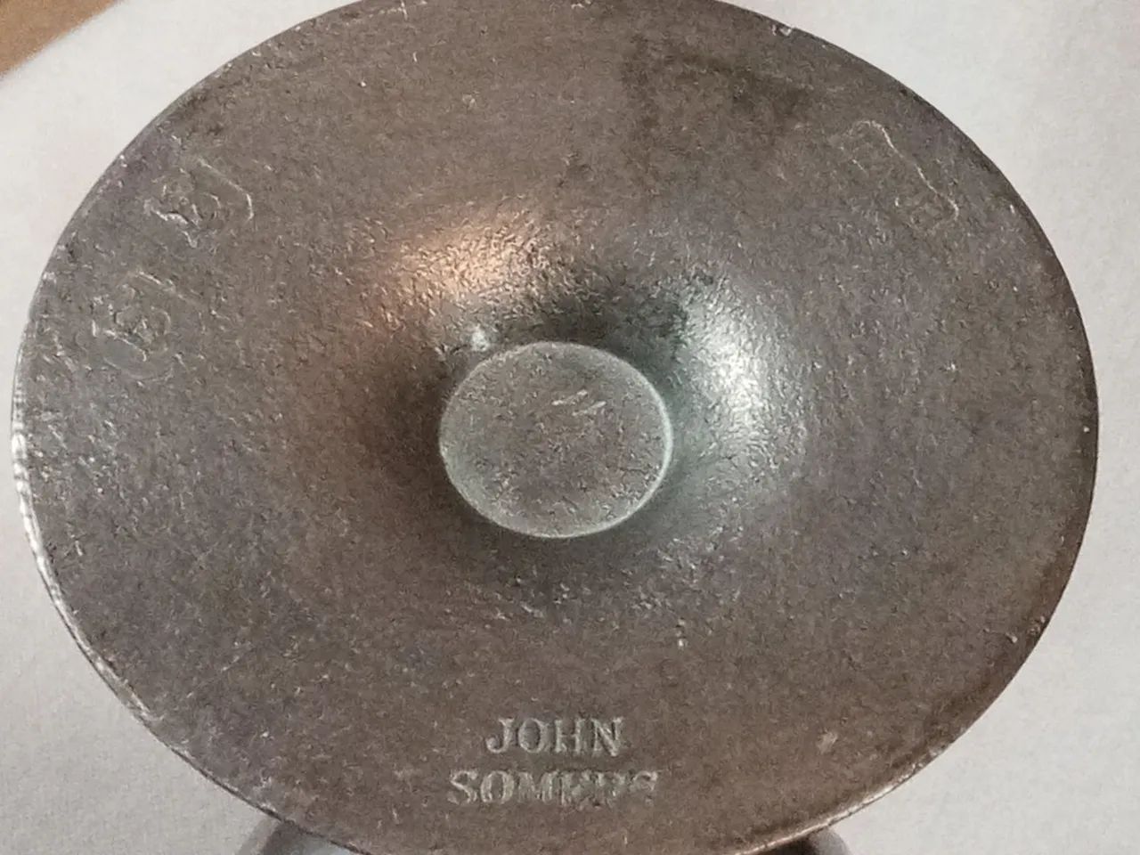 Taça antiga de estanho  - Foto 4