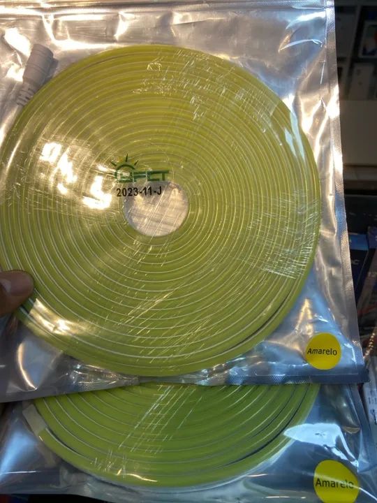 Fita neon 5m flexível Plug Femia 