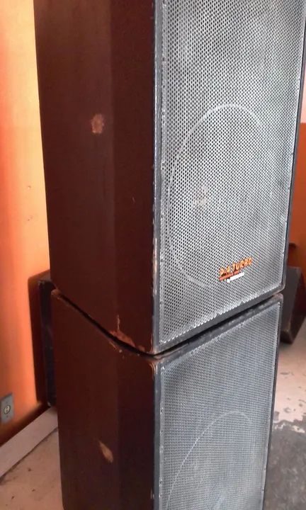 1 PAR DE GABINETE PARA SOM PROFISSIONAL 