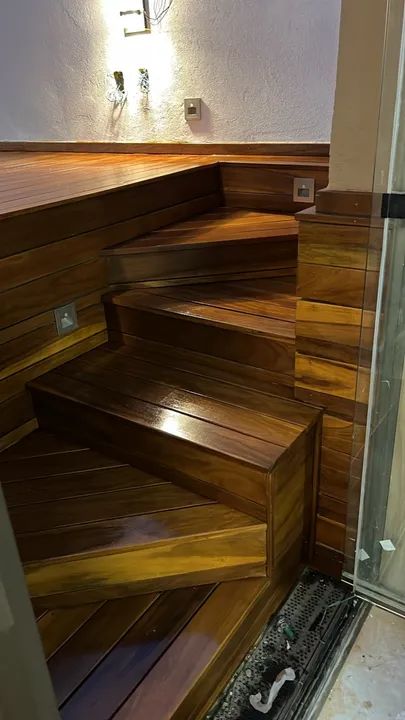 Raspagem e instalação de Deck pergolado aplicação de verniz  - Foto 3