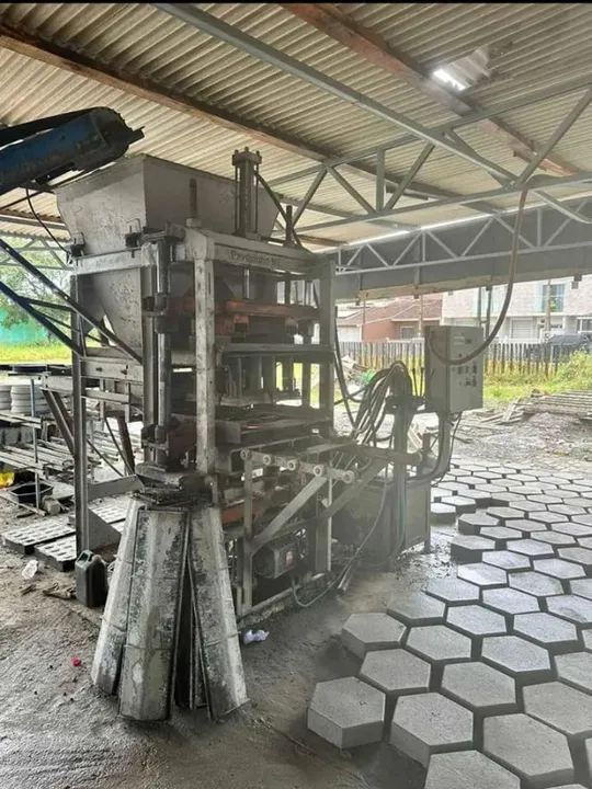 MAQUINA HIDRÁULICA DE ARTEFATOS DE CIMENTO