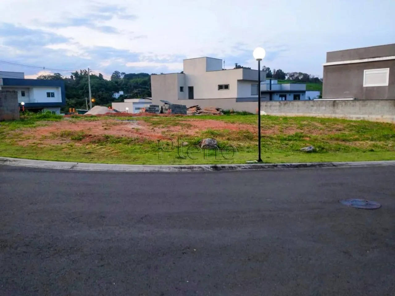 Terreno à venda em Campinas, Parque Rural Fazenda Santa Cândida, com 433 m², Flora Milano