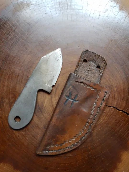 Faca de pescoço Ivens Happouniuck 