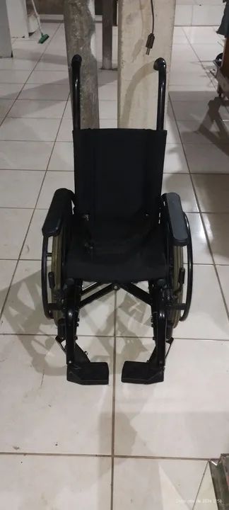 Cadeira de rodas infantil