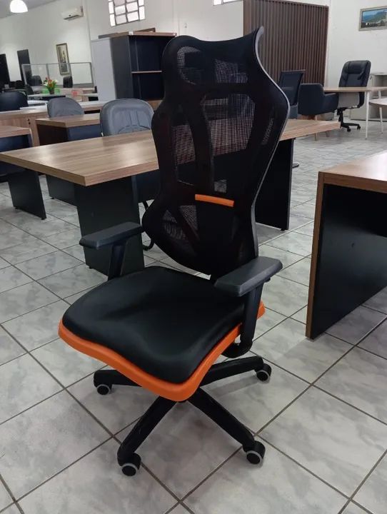 Poltrona Gamer encosto e assento em tela