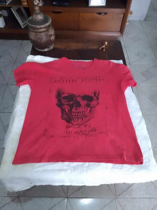 Camiseta. JOHN  JOHN.  M